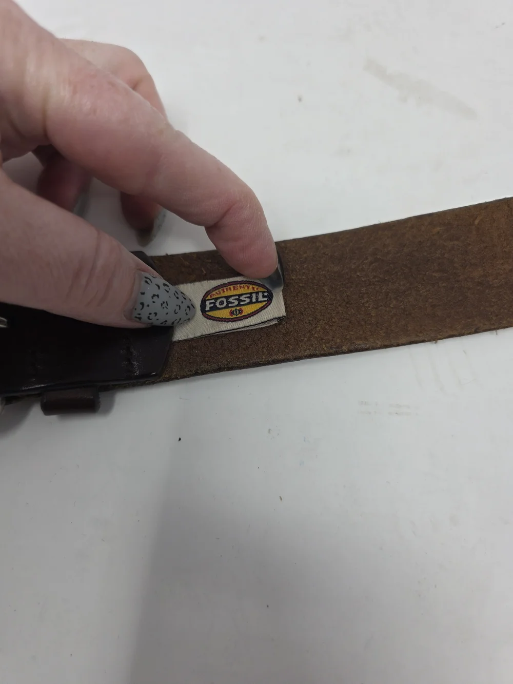 Fossil 1954 Distressed Dark Brown Leather Belt Metal Logo Plaque Buckle Mens 34
